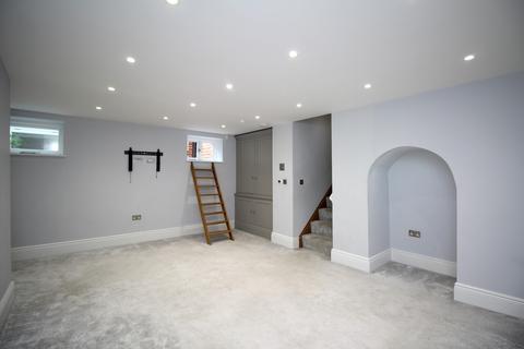 3 bedroom terraced house to rent, Sheradays Court, CM12