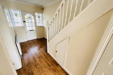 3 bedroom semi-detached house for sale, Haslucks Green Road, Solihull B90