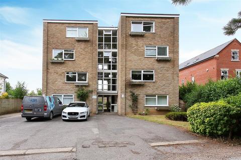 2 bedroom flat to rent, Park Lane, Salisbury