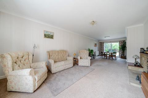 1 Farm Close, Warnham, Horsham, RH12 3QT