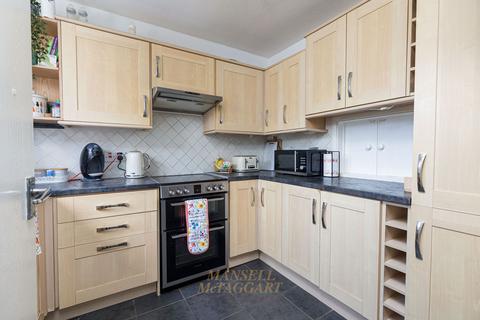 2 bedroom terraced house for sale, Leybourne Close, Crawley RH11