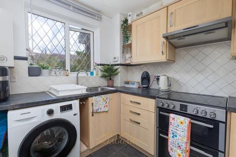 2 bedroom terraced house for sale, Leybourne Close, Crawley RH11