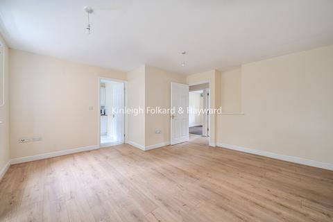 2 bedroom flat to rent, Pickard Close, London, N14