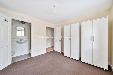 2 bedroom flat to rent, Pickard Close, London, N14