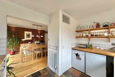 5 bedroom detached house for sale, Croome Close, Hereford, HR1