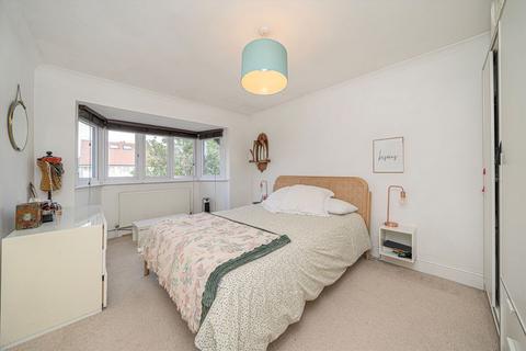4 bedroom house for sale, Beech Way, Twickenham TW2