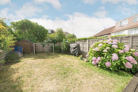 4 Beech Way, Twickenham, TW2 5JT
