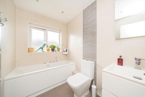 4 Beech Way, Twickenham, TW2 5JT