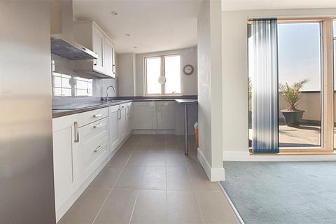 3 bedroom flat for sale, Sea Road, Bexhill-On-Sea