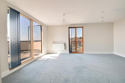 3 bedroom flat for sale, Sea Road, Bexhill-On-Sea