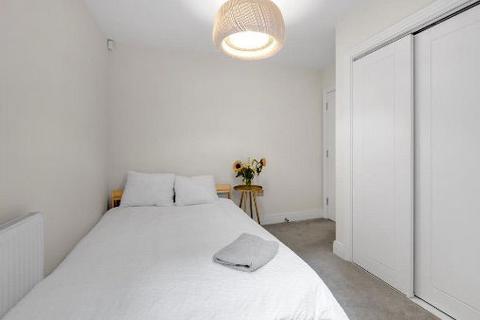 2 bedroom flat for sale, Worple Road, Wimbledon SW19