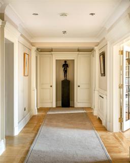 3 bedroom apartment to rent, St James's Place, St James SW1A