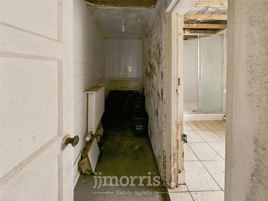 CAM02122 G0-PR0350-STILL016.jpg