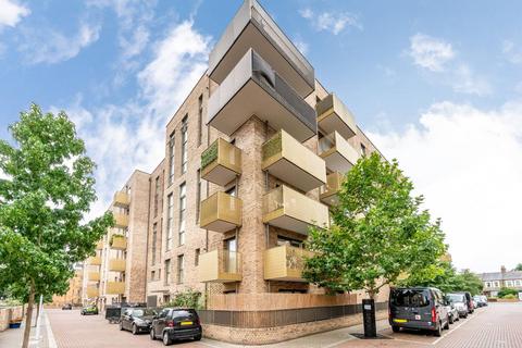 2 bedroom flat for sale, Selbourne Avenue, Hounslow, HOUNSLOW, TW3