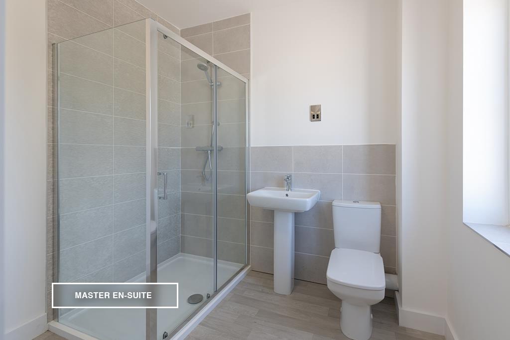 5 - en-suite-.jpeg