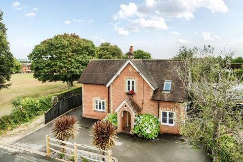 5 bedroom detached house for sale, St. Johns Road, Hedge End, Southampton, Hampshire, SO30