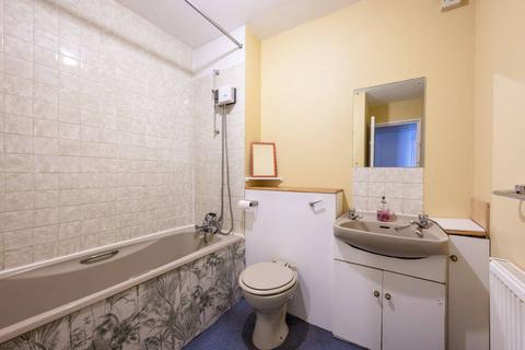 2 bedroom flat for sale, Henfield Road, Wimbledon, London, SW19