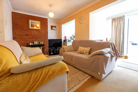 3 bedroom semi-detached house for sale, Oakleigh Walk, Kingswinford DY6