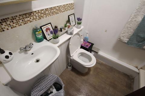84 Clarkes Drive, Uxbridge, UB8 3UL