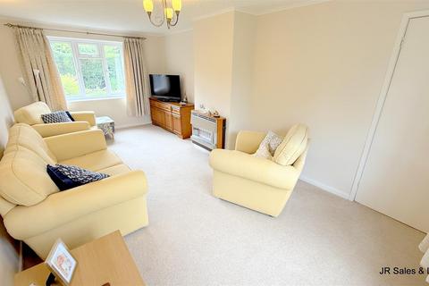 3 bedroom end of terrace house for sale, Park Road, Northaw, Potters Bar