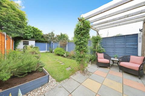 14 Dean Court, Perton, Wolverhampton, WV6 7YF