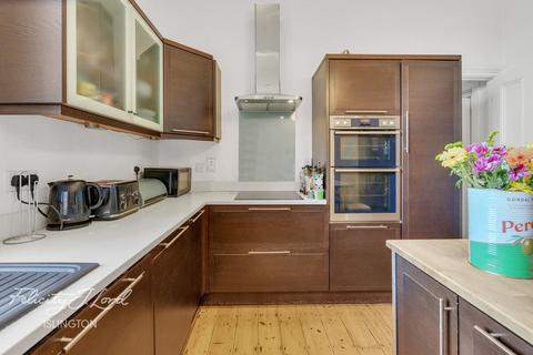 3 bedroom flat for sale, Hanley Road, LONDON