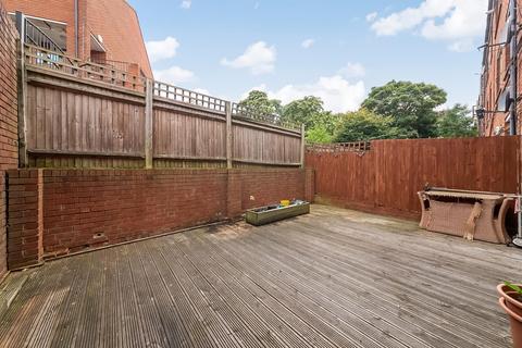 2 bedroom maisonette for sale, Stoneycroft Close, London