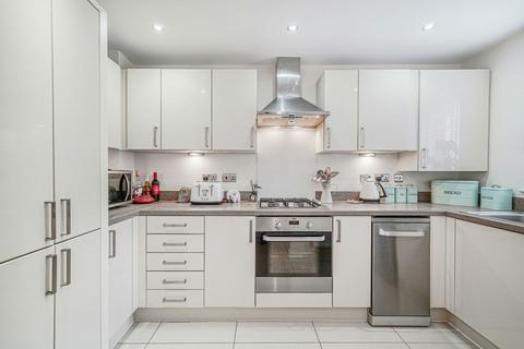 2 bedroom semi-detached house for sale, New Meadow Close, Dickens Heath