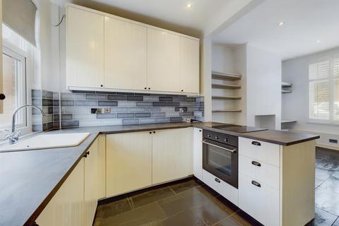 31 Baslow Road, Sheffield, S17 4DL