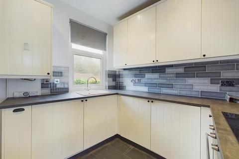 31 Baslow Road, Sheffield, S17 4DL