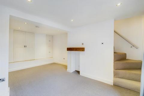 31 Baslow Road, Sheffield, S17 4DL