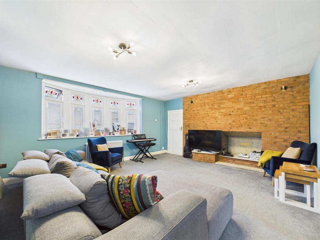 Lounge 1.jpg