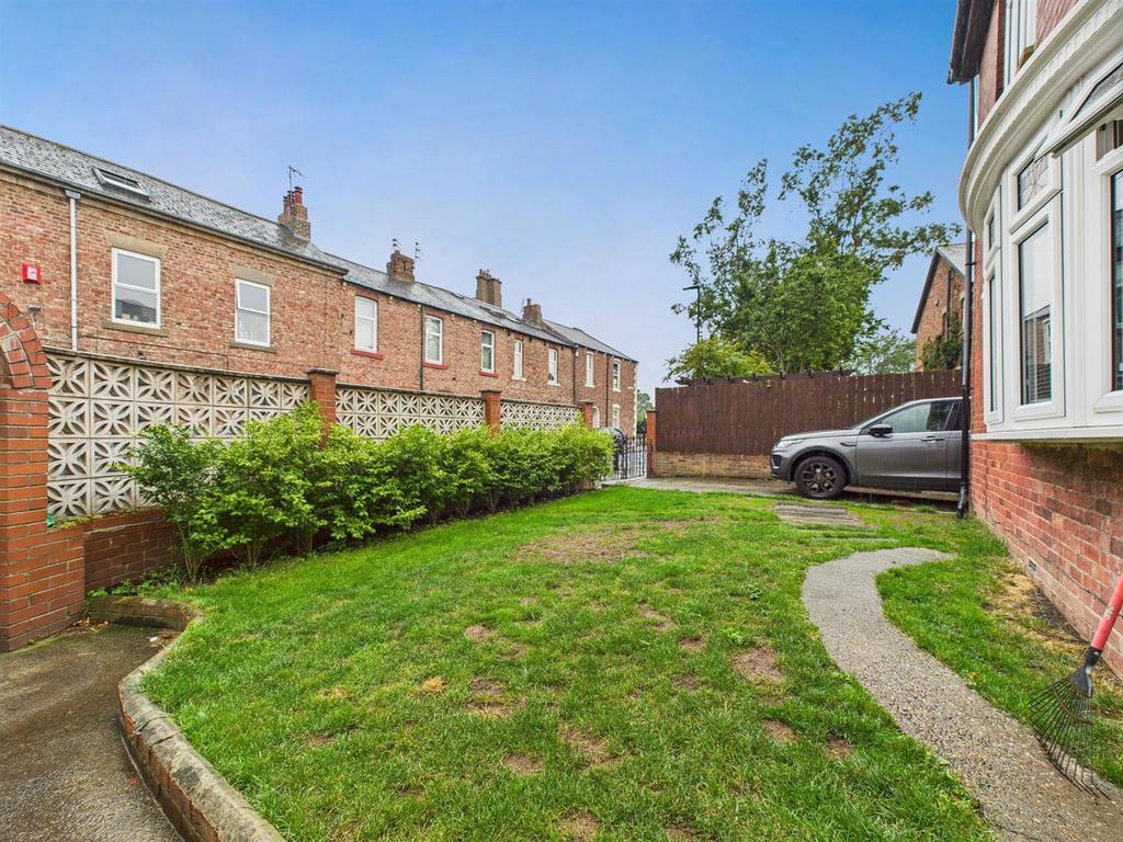Front garden.jpg
