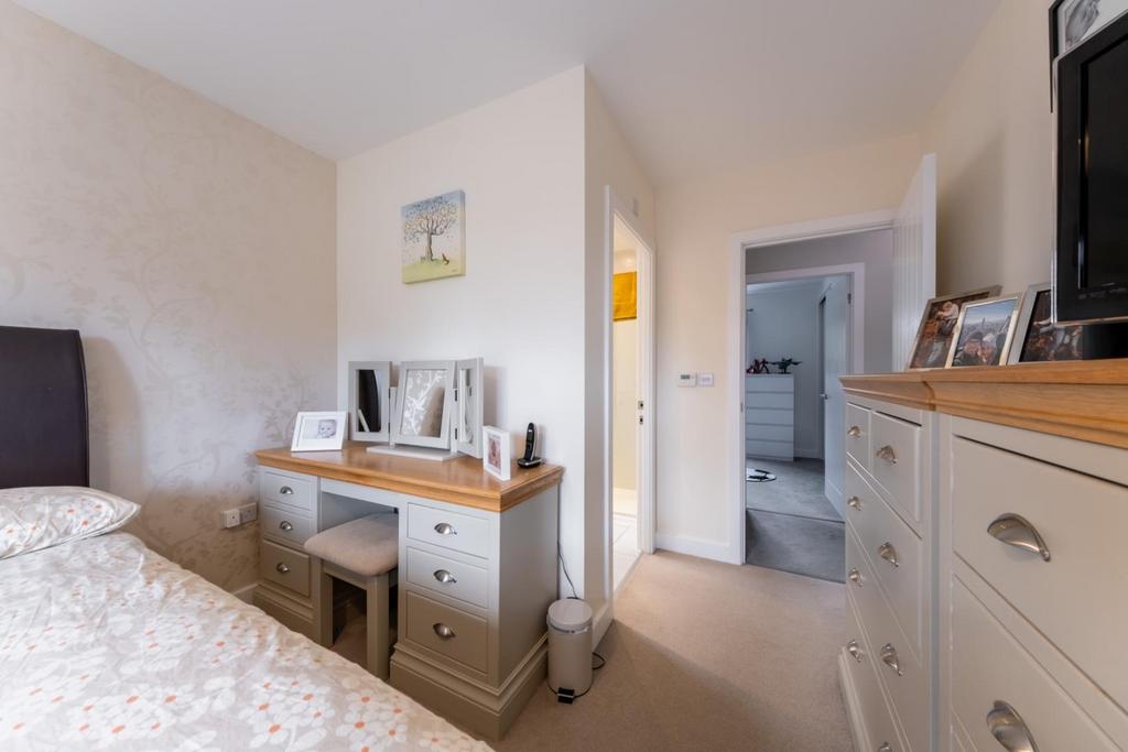 30 Thistle Close-029.jpg