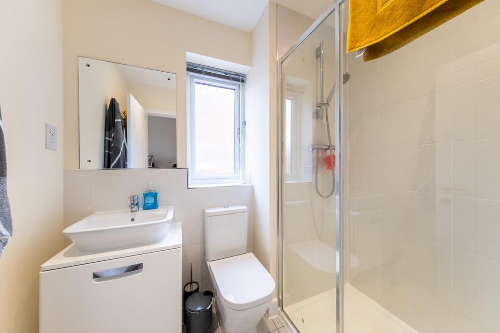 30 Thistle Close-031.jpg