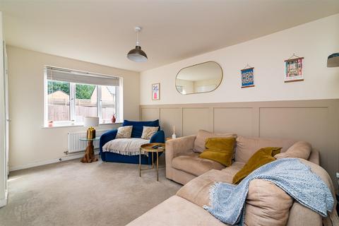 3 bedroom semi-detached house for sale, Withnall Close, Gedling, Nottingham