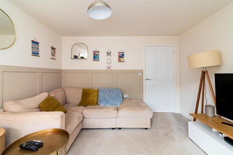 3 bedroom semi-detached house for sale, Withnall Close, Gedling, Nottingham
