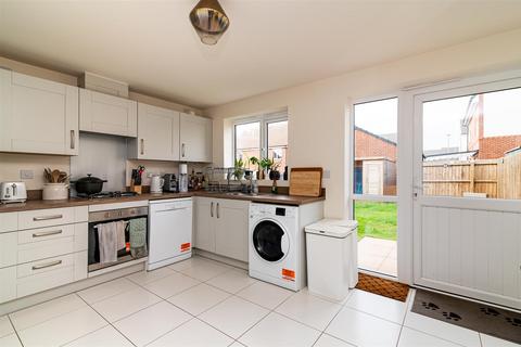 3 bedroom semi-detached house for sale, Withnall Close, Gedling, Nottingham