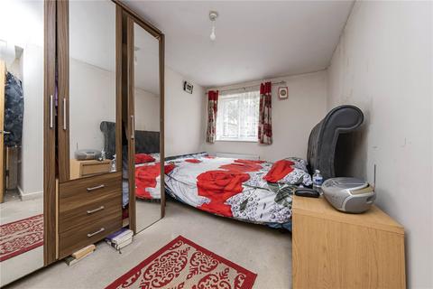 3 bedroom apartment for sale, Wood Lane, Isleworth