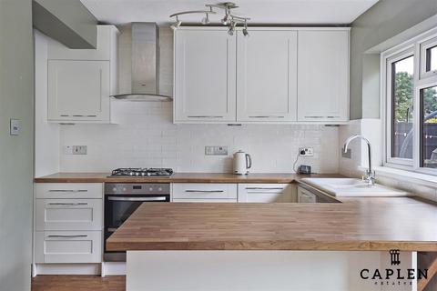 4 bedroom semi-detached house for sale, Paternoster Close, Waltham Abbey