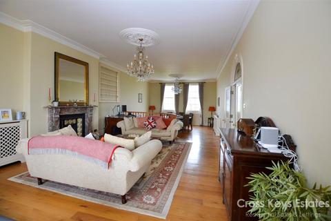 3 bedroom apartment for sale, 31 Clarendon House, Stoke, Plymouth PL2