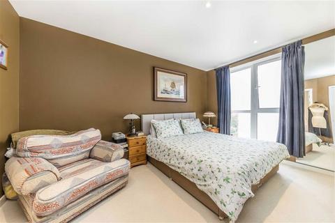 2 bedroom flat for sale, Astell Road, London SE3