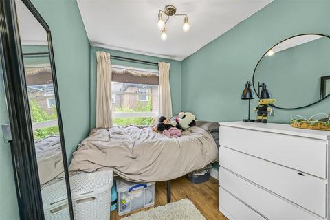 3 Daley Thompson Way, London, SW8 3DA