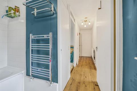 3 Daley Thompson Way, London, SW8 3DA