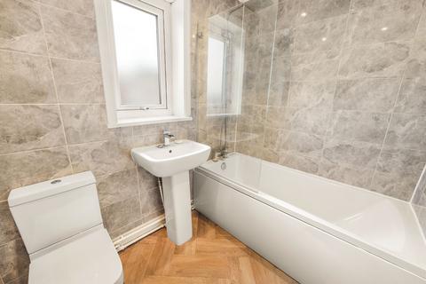 2 bedroom flat for sale, Catherine Way, Newton-Le-Willows, WA12