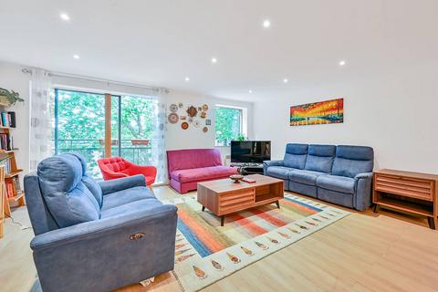 2 bedroom flat for sale, Chiswick High Road, Chiswick, London, W4