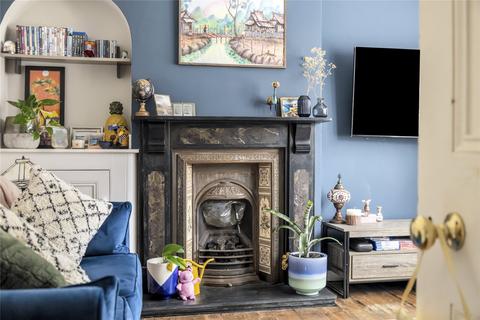 10 Ledbury Road, Reigate, RH2 9HN