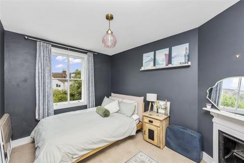 10 Ledbury Road, Reigate, RH2 9HN