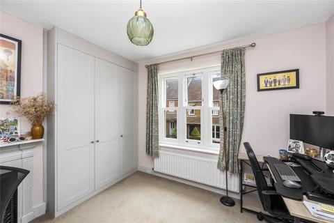 10 Ledbury Road, Reigate, RH2 9HN