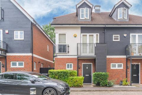 17 Mill Drive, Ruislip, HA4 7GL